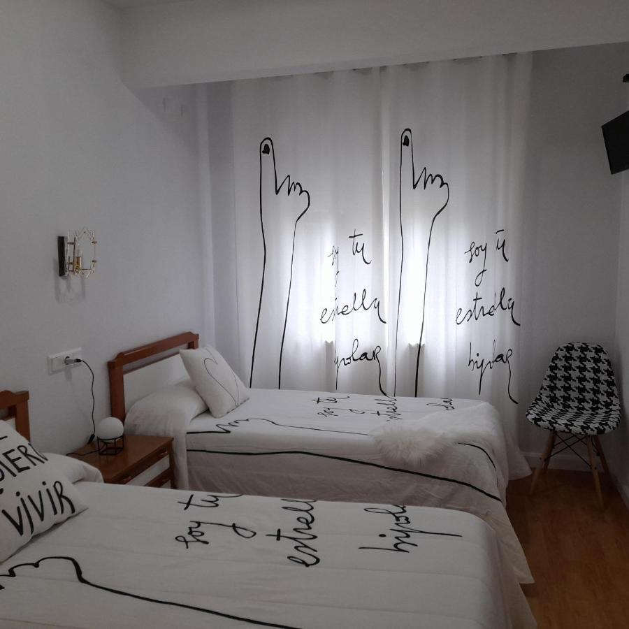 Hostal "Los Chanos El Ruso" Galende Buitenkant foto
