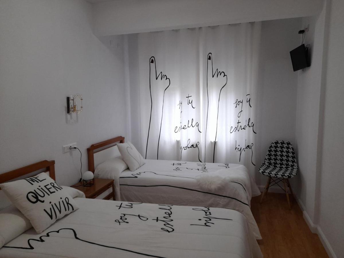 Hostal "Los Chanos El Ruso" Galende Buitenkant foto