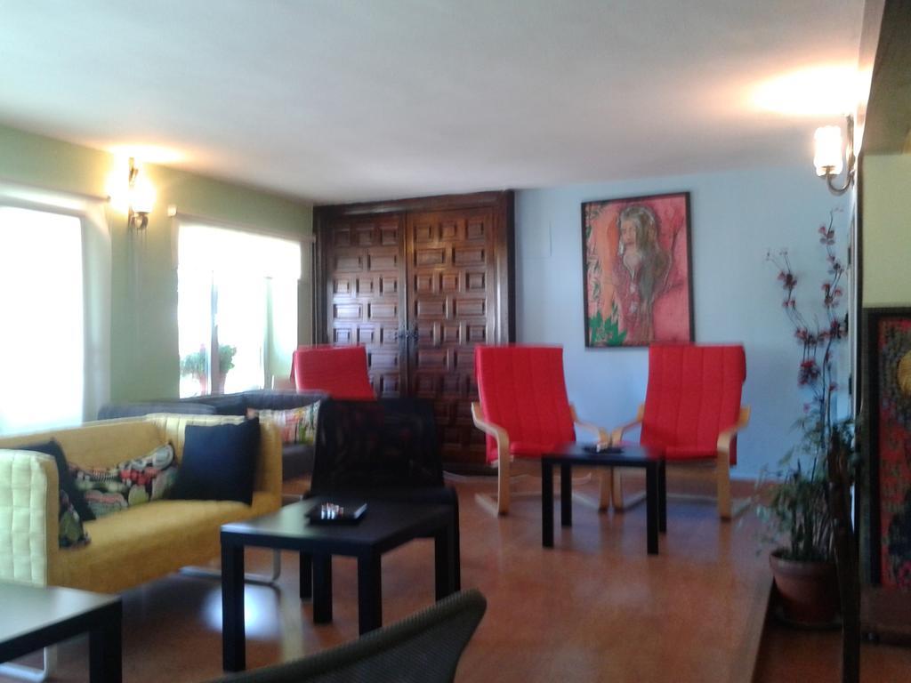 Hostal "Los Chanos El Ruso" Galende Buitenkant foto