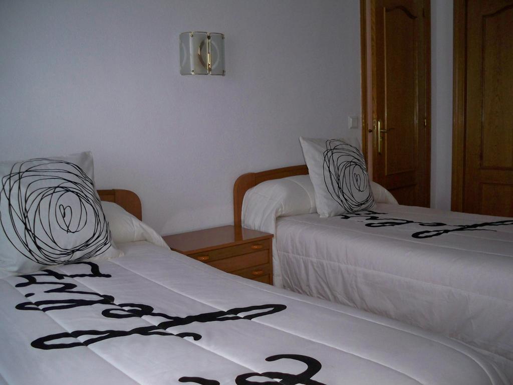 Hostal "Los Chanos El Ruso" Galende Buitenkant foto