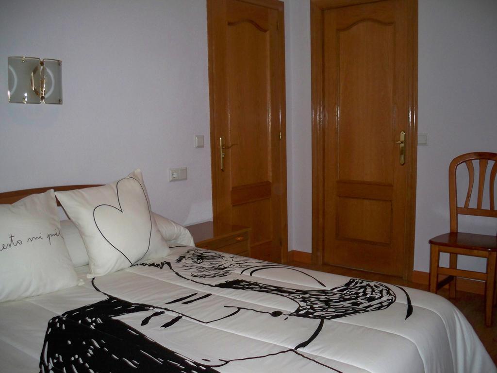 Hostal "Los Chanos El Ruso" Galende Buitenkant foto