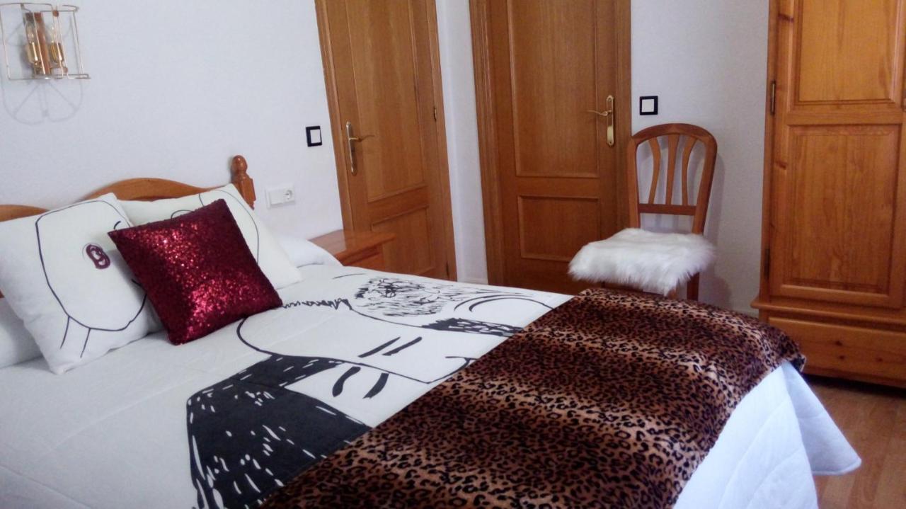 Hostal "Los Chanos El Ruso" Galende Buitenkant foto