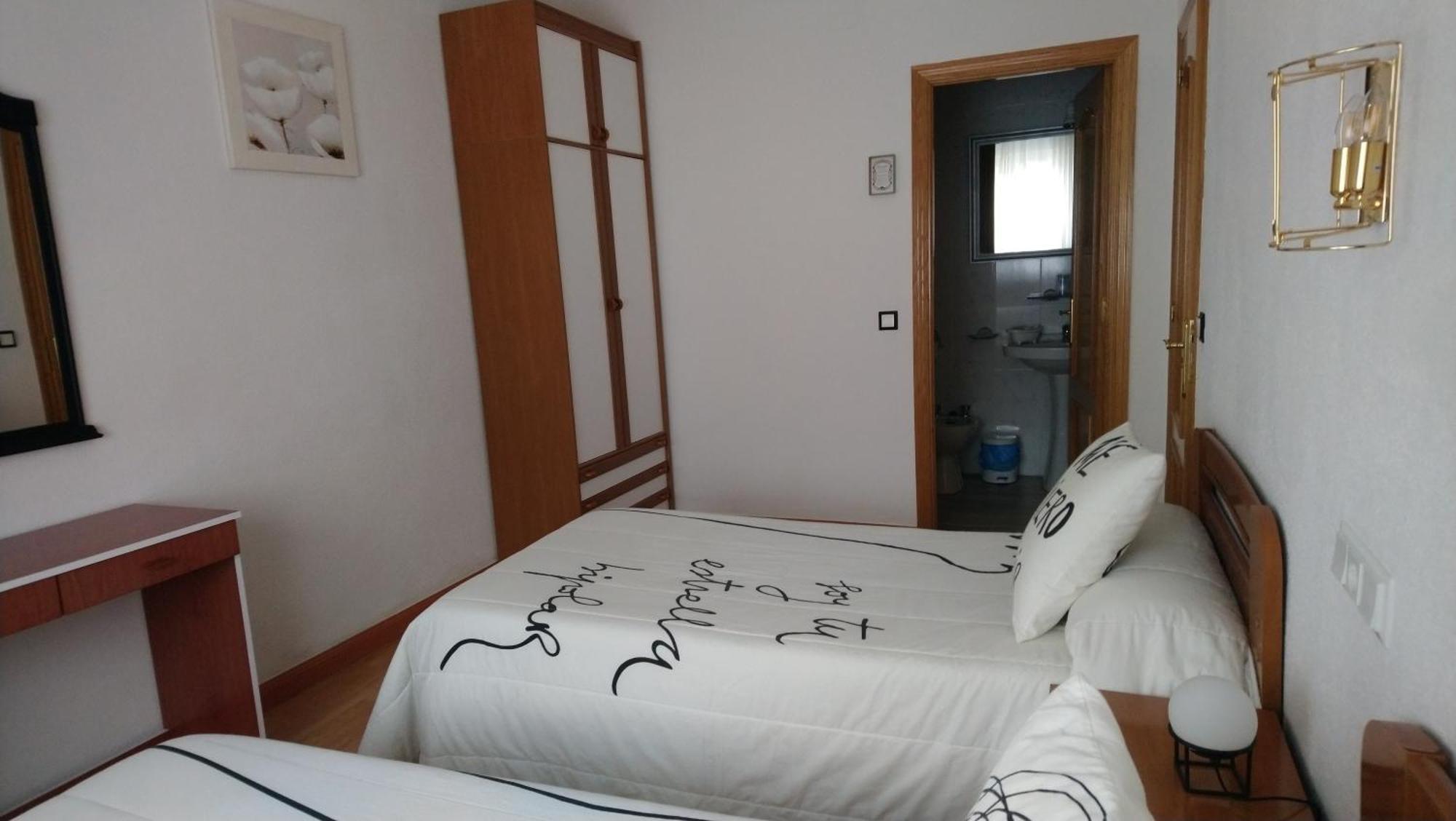 Hostal "Los Chanos El Ruso" Galende Buitenkant foto
