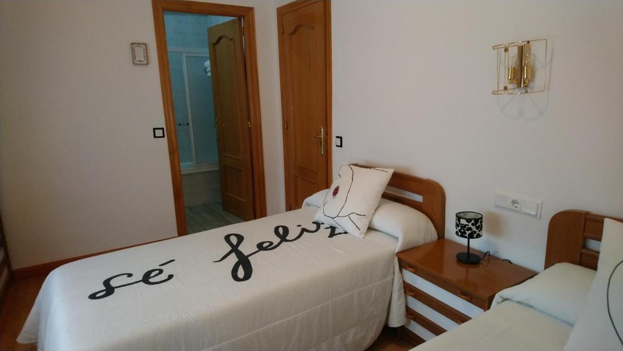 Hostal "Los Chanos El Ruso" Galende Buitenkant foto