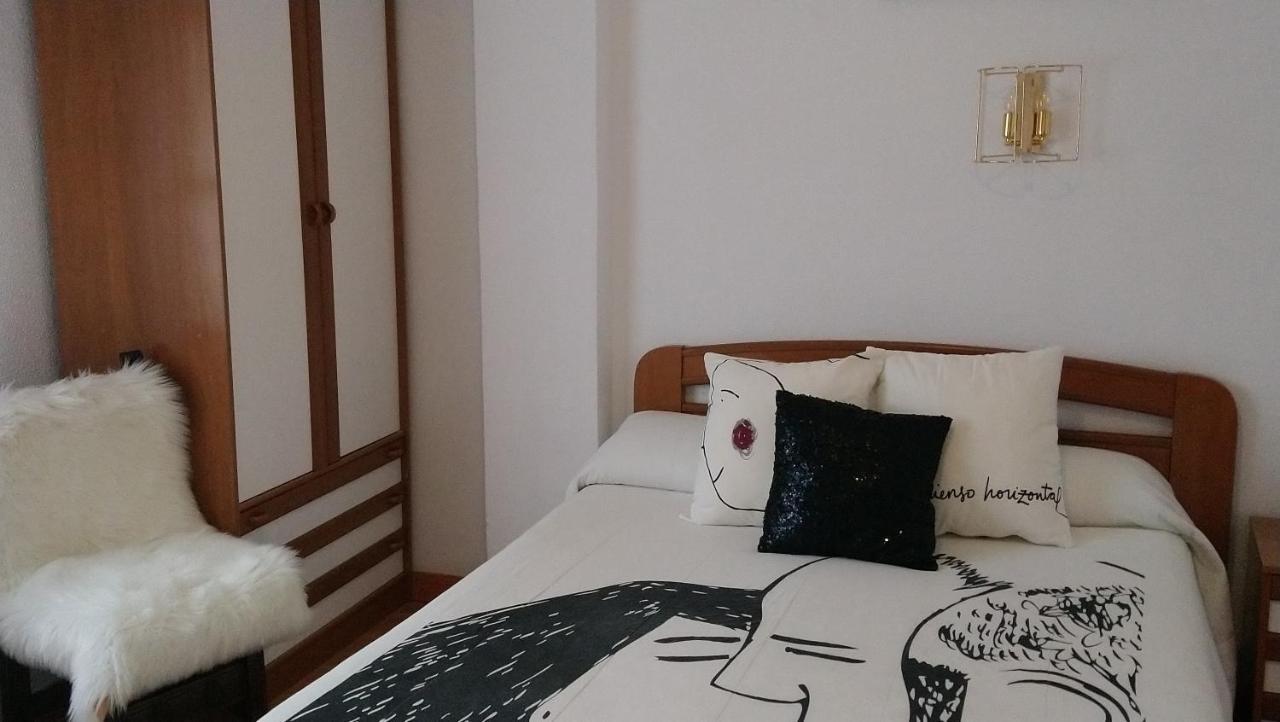 Hostal "Los Chanos El Ruso" Galende Buitenkant foto